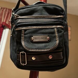 Amaliawang Black Crossbody Bag